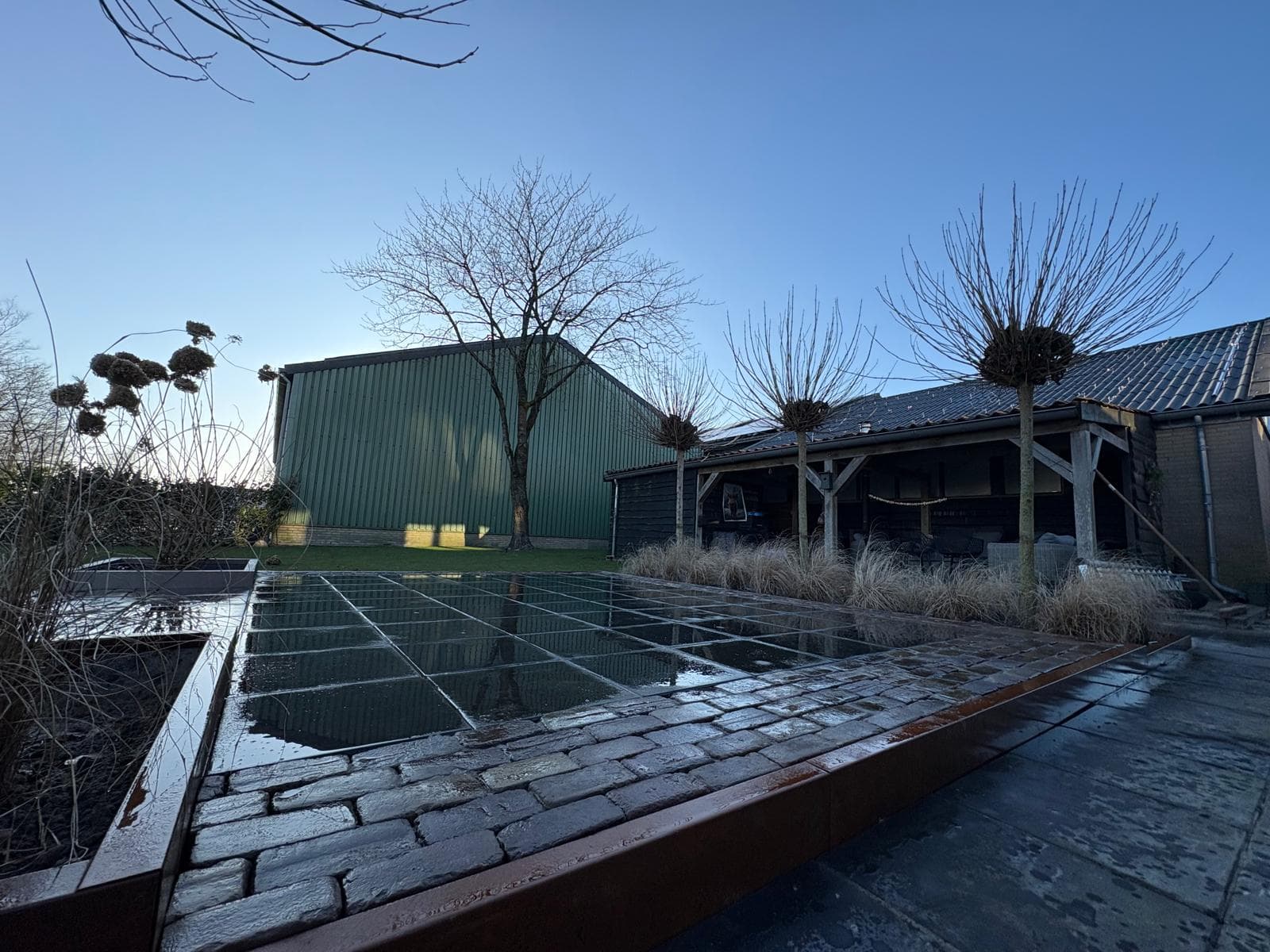 Bestrating aangelegd door Toering TSG in Friesland — terras en looppad